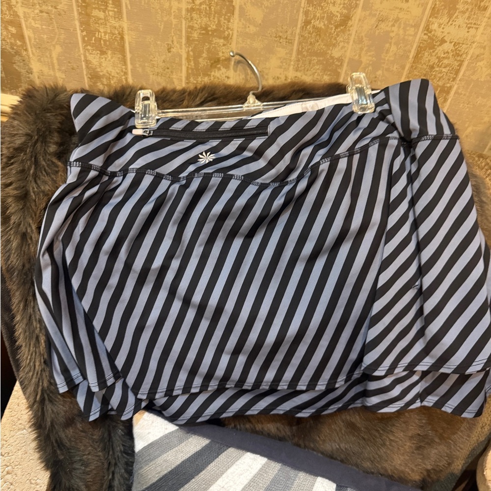 Athlta Tiered Striped Black and Gray Women's Skirt/skort pickleball XL